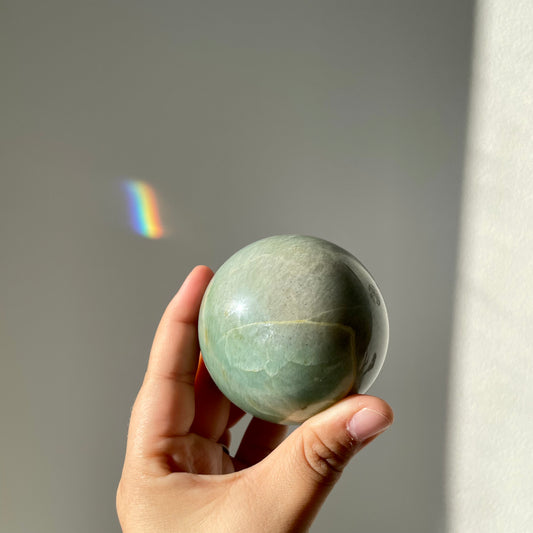 Groene maansteen bol