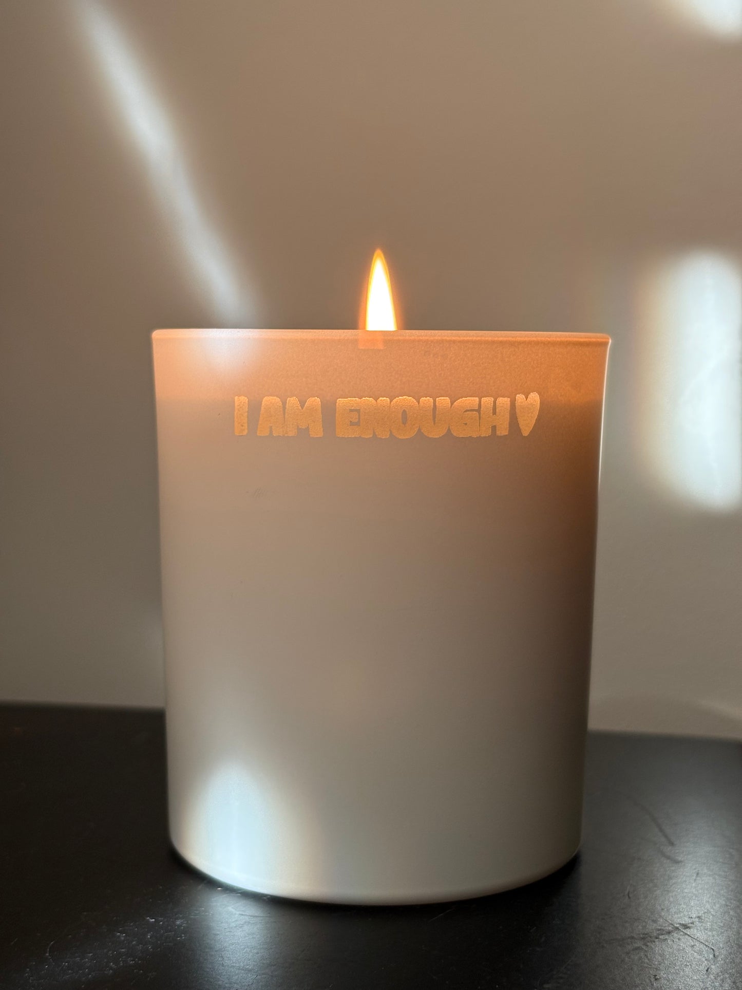 I am enough kaars met bloem hart