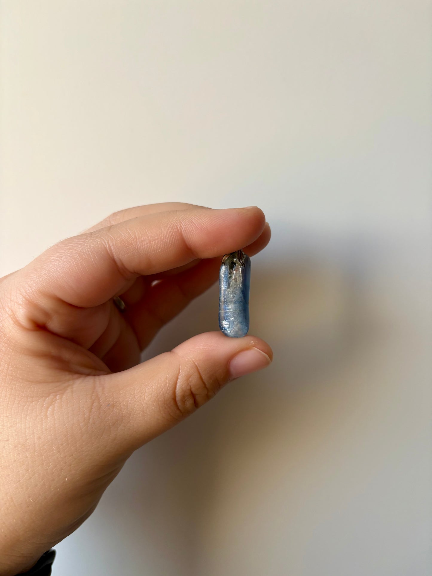 Kyaniet kettinghanger