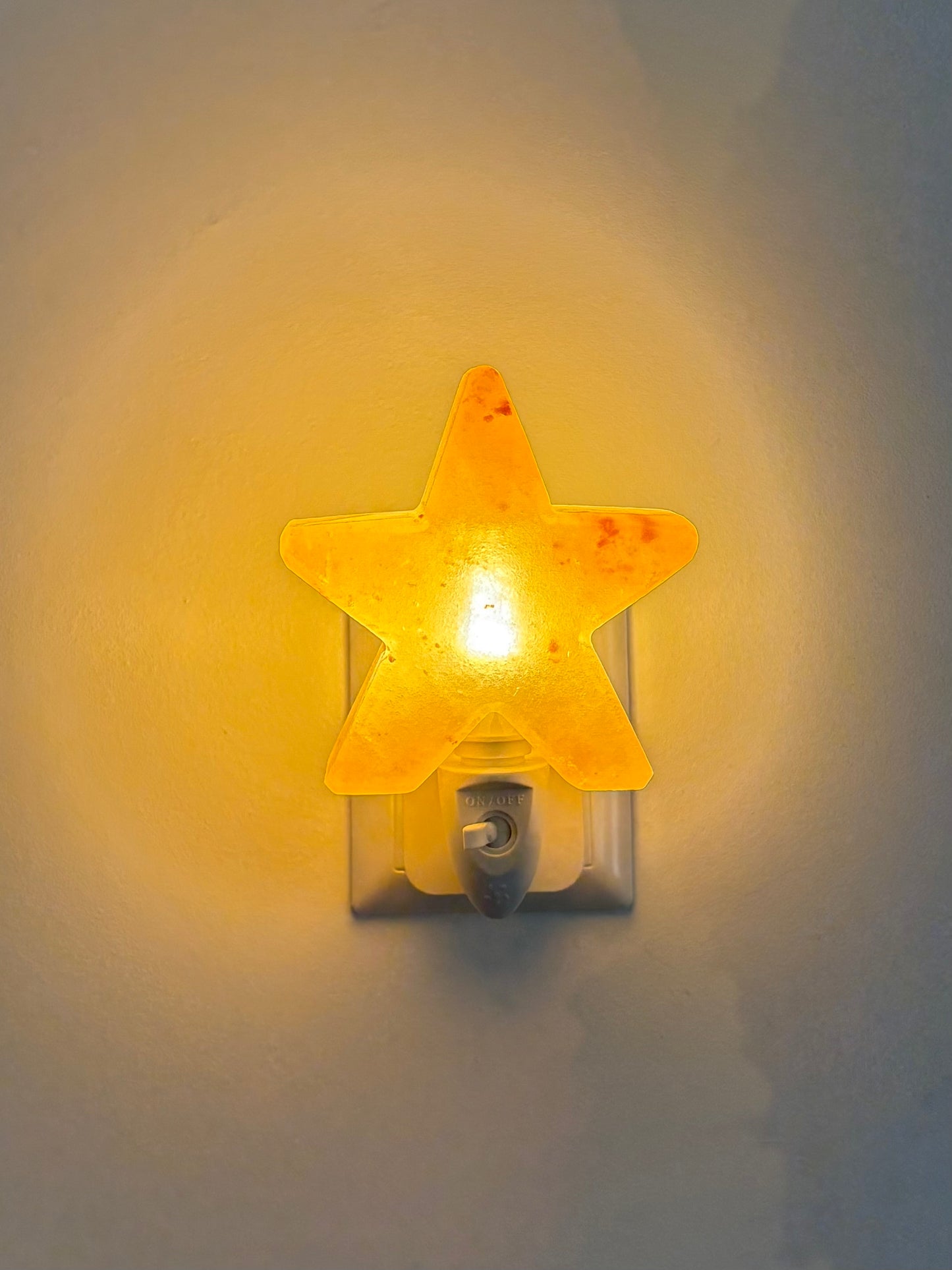 PRE ORDER | Himalaya Zoutsteen nachtlamp ster oranje