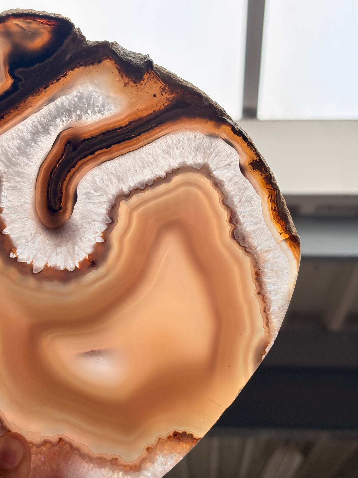Agaat schijf op standaard (veranderd van kleur)